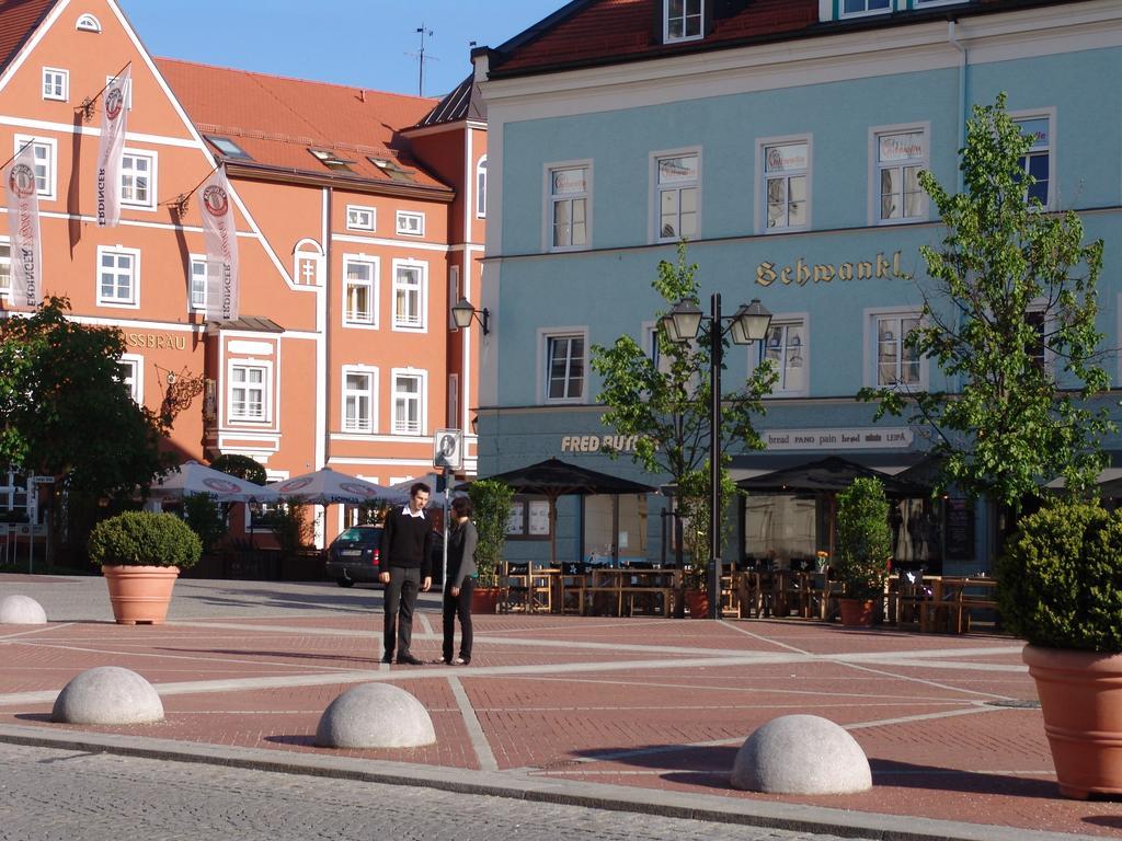 Hotel Kastanienhof Ердинг Екстериор снимка
