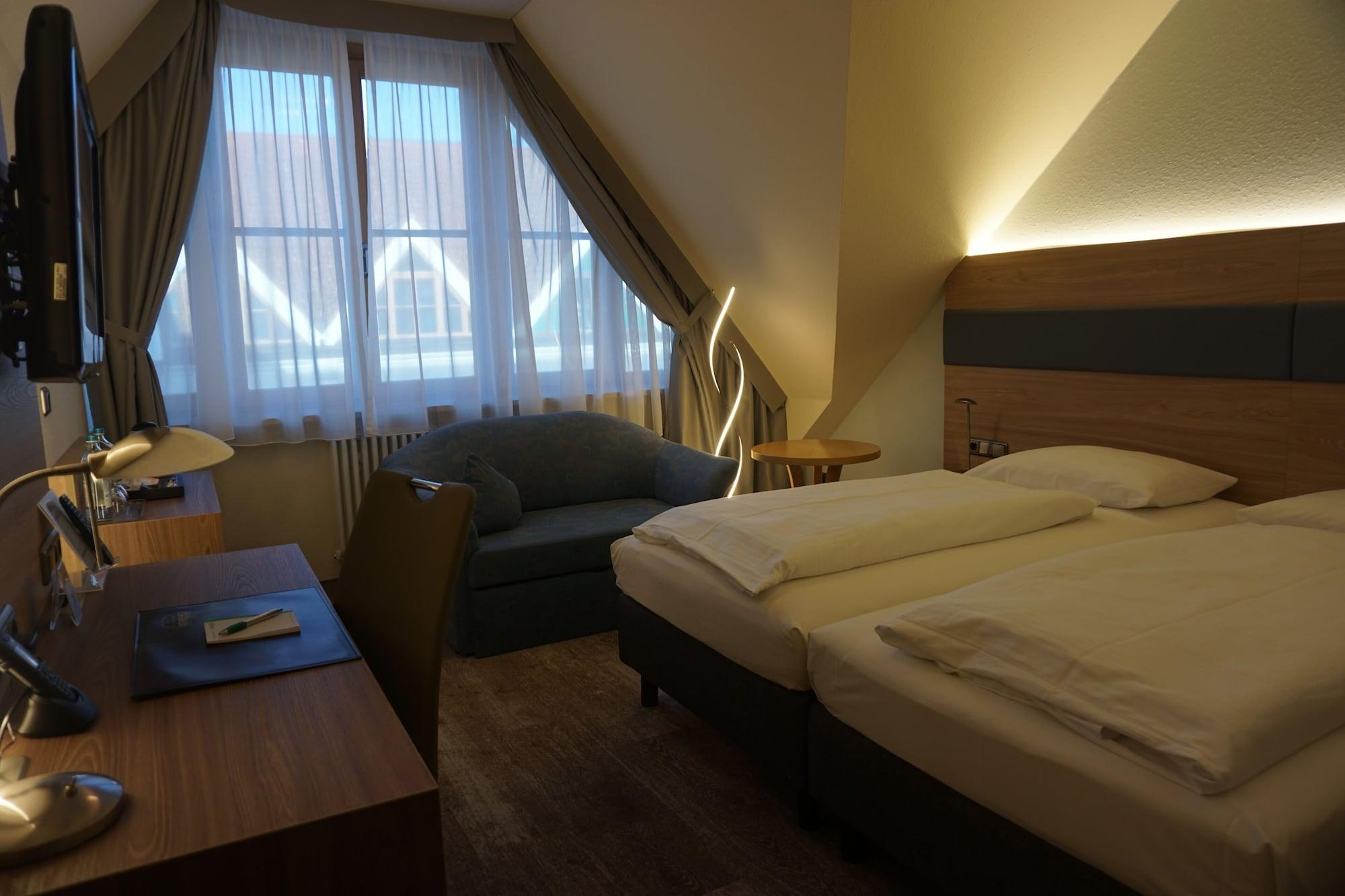 Hotel Kastanienhof Ердинг Екстериор снимка