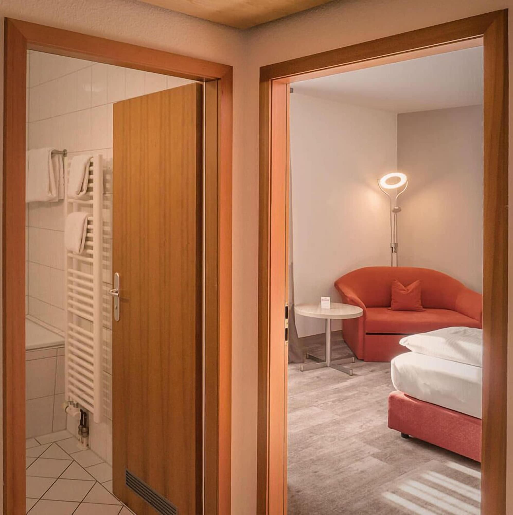 Hotel Kastanienhof Ердинг Екстериор снимка