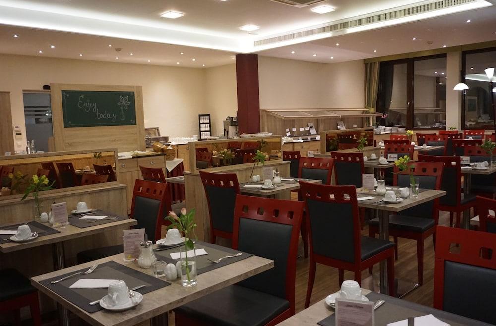 Hotel Kastanienhof Ердинг Екстериор снимка