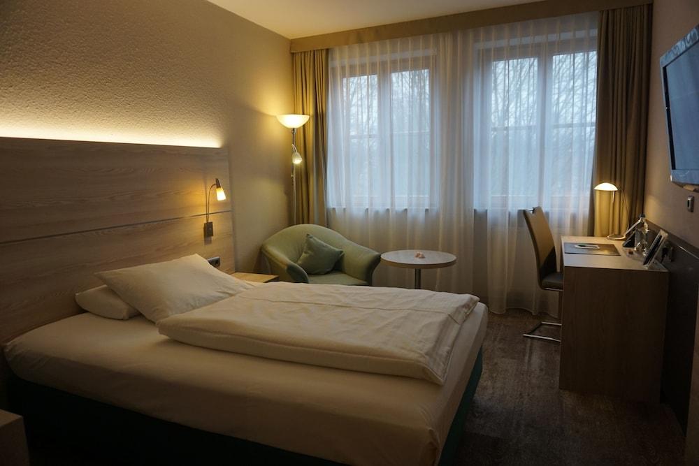 Hotel Kastanienhof Ердинг Екстериор снимка