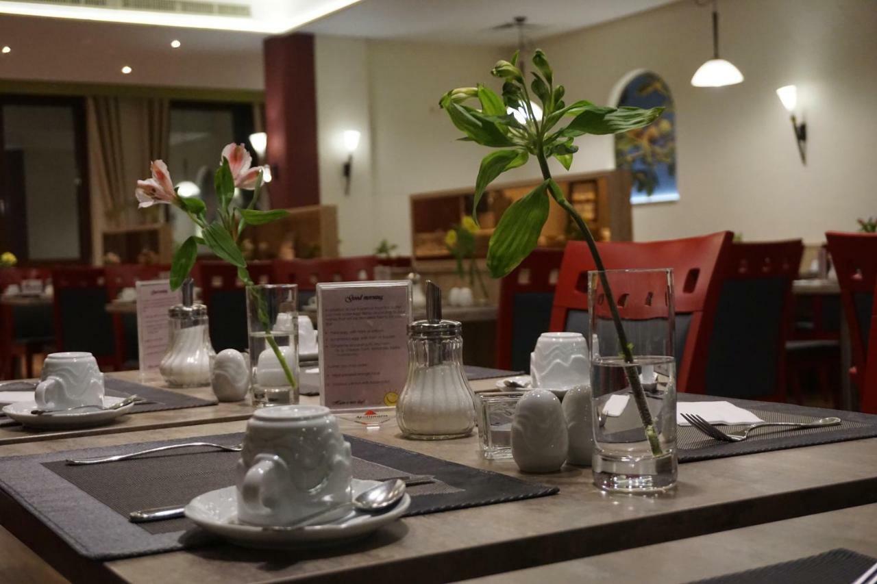 Hotel Kastanienhof Ердинг Екстериор снимка