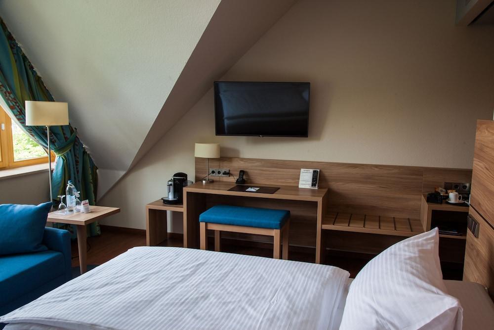 Hotel Kastanienhof Ердинг Екстериор снимка