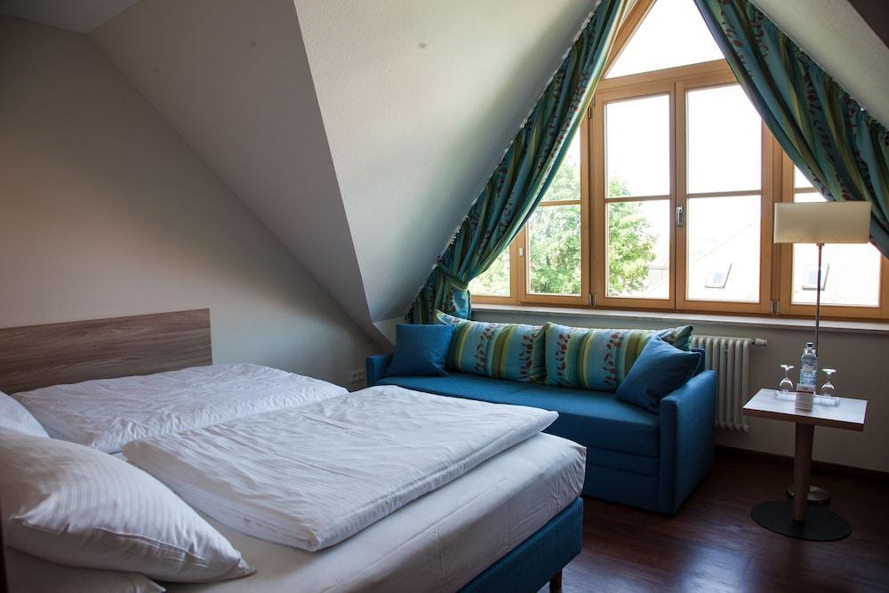 Hotel Kastanienhof Ердинг Екстериор снимка