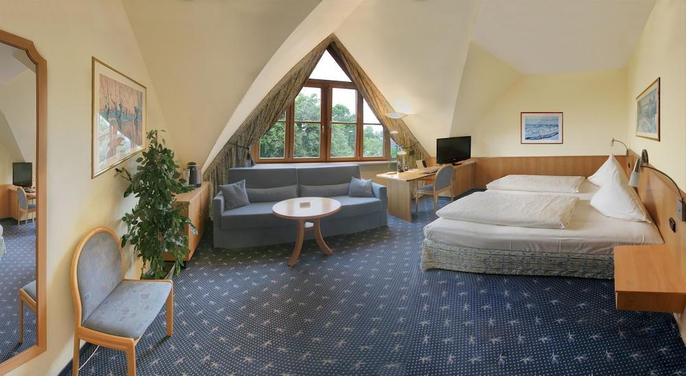 Hotel Kastanienhof Ердинг Екстериор снимка