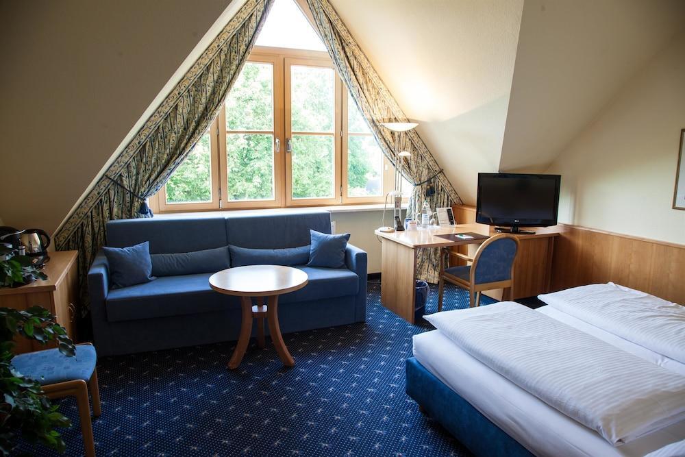 Hotel Kastanienhof Ердинг Екстериор снимка