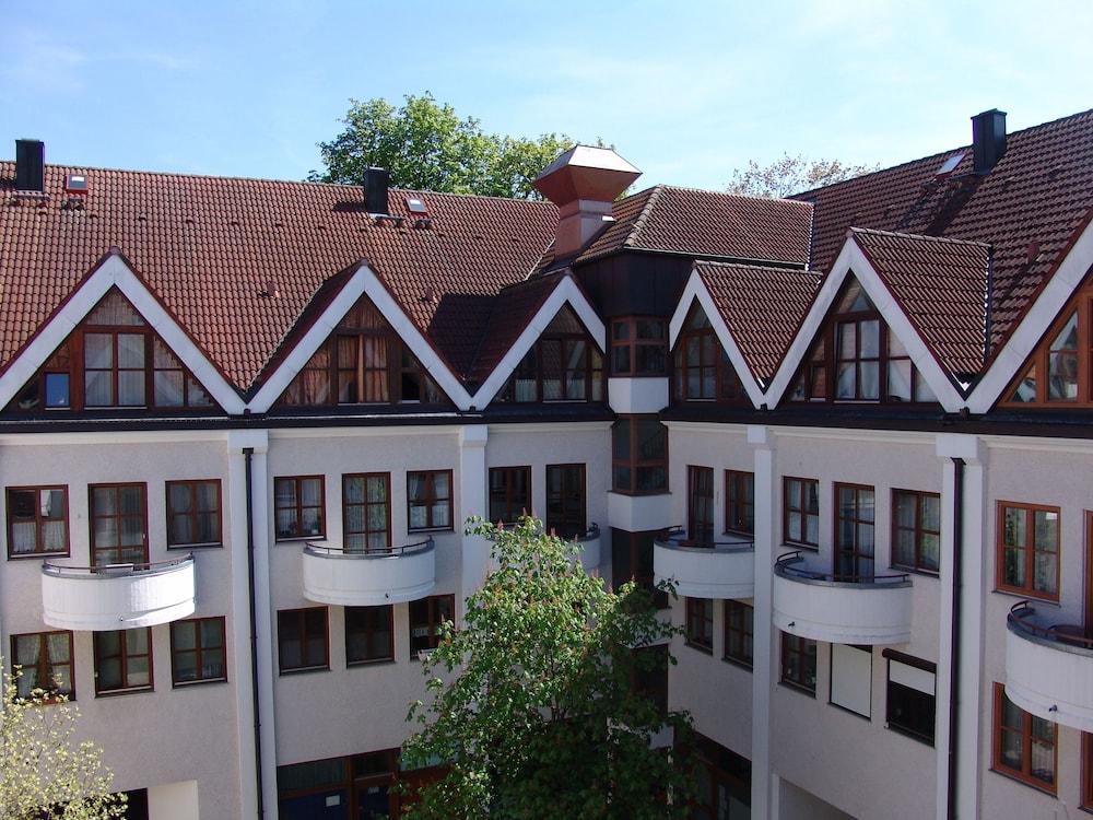 Hotel Kastanienhof Ердинг Екстериор снимка
