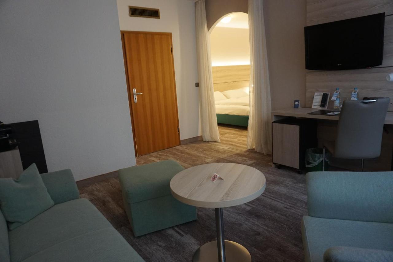 Hotel Kastanienhof Ердинг Екстериор снимка